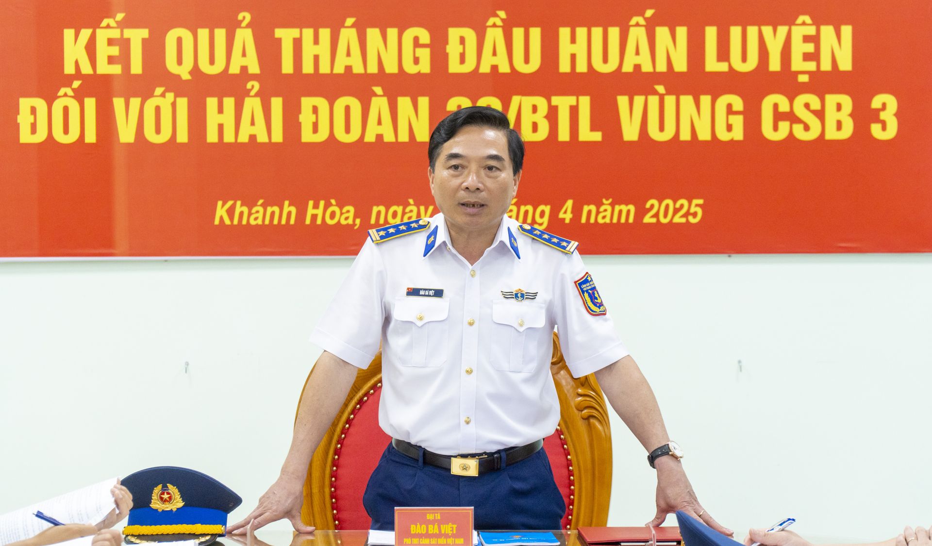 Đại tá Đào Bá Việt, Phó Tham mưu trưởng Bộ Tư lệnh Cảnh sát biển chủ trì và phát biểu kết luận buổi kiểm tra. Đại tá Đào Bá Việt, Phó Tham mưu trưởng Bộ Tư lệnh Cảnh sát biển chủ trì và phát biểu kết luận buổi kiểm tra.