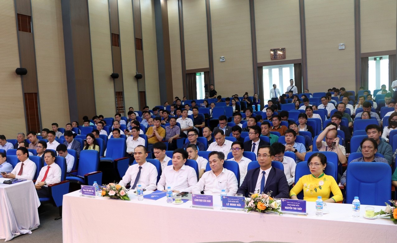 Toàn cảnh hội nghị. Toàn cảnh hội nghị.