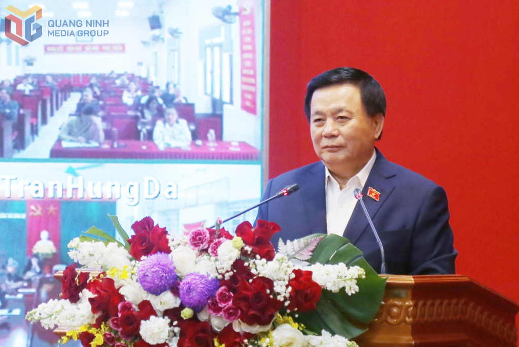 Ông Nguyễn Xuân Thắng, Ủy viên Bộ Chính trị, Giám đốc Học viện Chính trị Quốc gia Hồ Chí Minh, Chủ tịch Hội đồng Lý luận Trung ương, phát biểu tại buổi tiếp xúc.