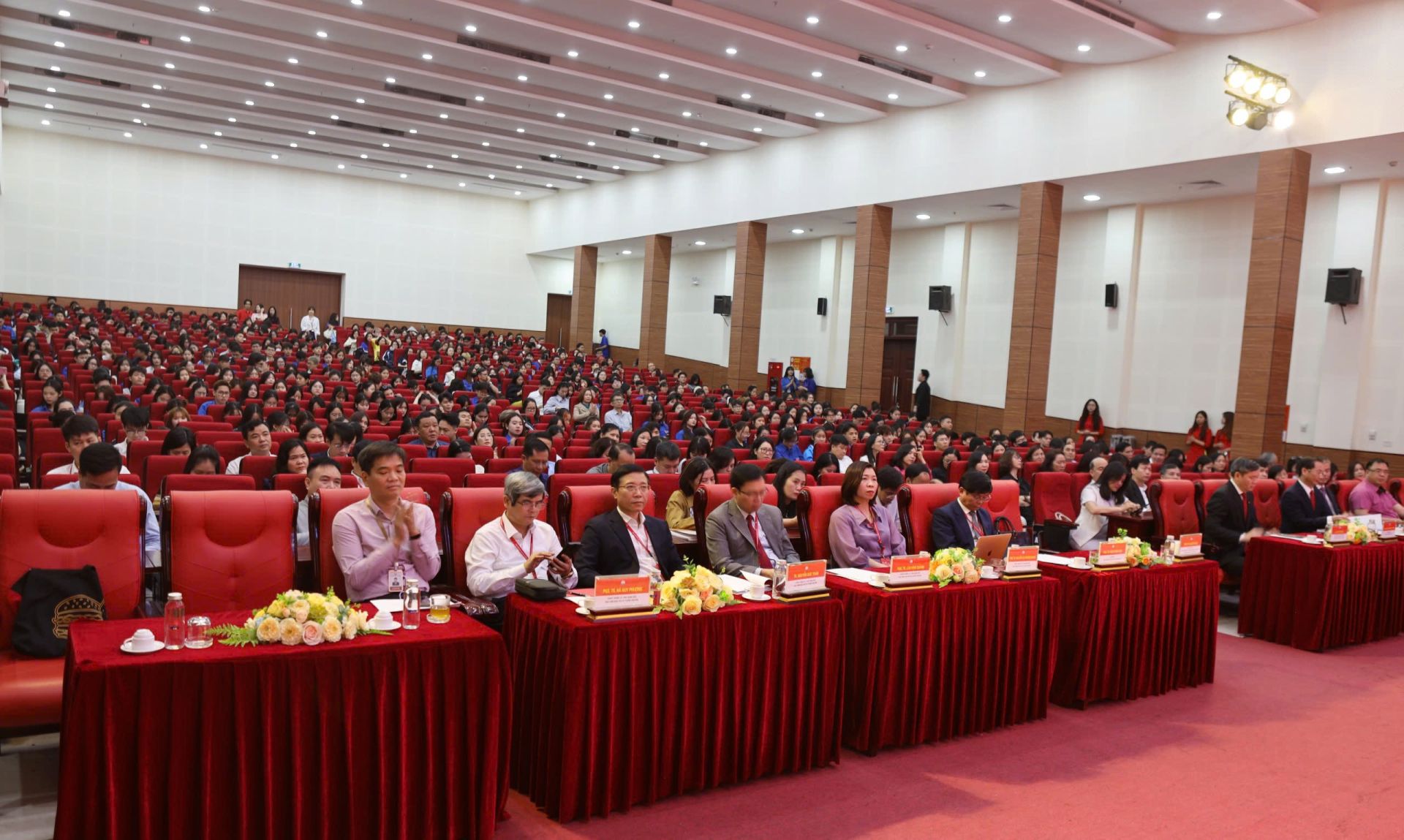 Quang cảnh buổi lễ Quang cảnh buổi lễ