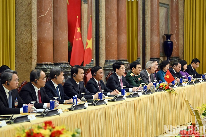 Chủ tịch nước Lương Cường cùng các đại biểu cấp cao Việt Nam tham dự hội đàm Chủ tịch nước Lương Cường cùng các đại biểu cấp cao Việt Nam tham dự hội đàm