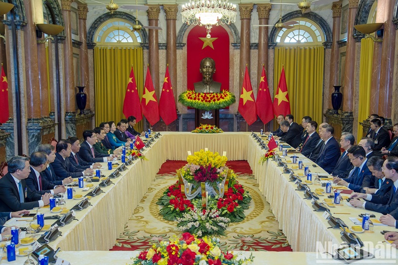 Chủ tịch nước Lương Cường hội đàm với Tổng Bí thư, Chủ tịch Trung Quốc Tập Cận Bình tại Phủ Chủ tịch. Chủ tịch nước Lương Cường hội đàm với Tổng Bí thư, Chủ tịch Trung Quốc Tập Cận Bình tại Phủ Chủ tịch.