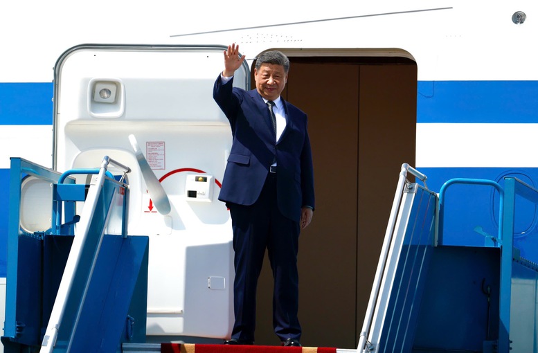 Tổng Bí thư, Chủ tịch nước Trung Quốc Tập Cận Bình tại Sân bay quốc tế Nội Bài - Ảnh: VGP/Nhật Bắc Tổng Bí thư, Chủ tịch nước Trung Quốc Tập Cận Bình tại Sân bay quốc tế Nội Bài - Ảnh: VGP/Nhật Bắc