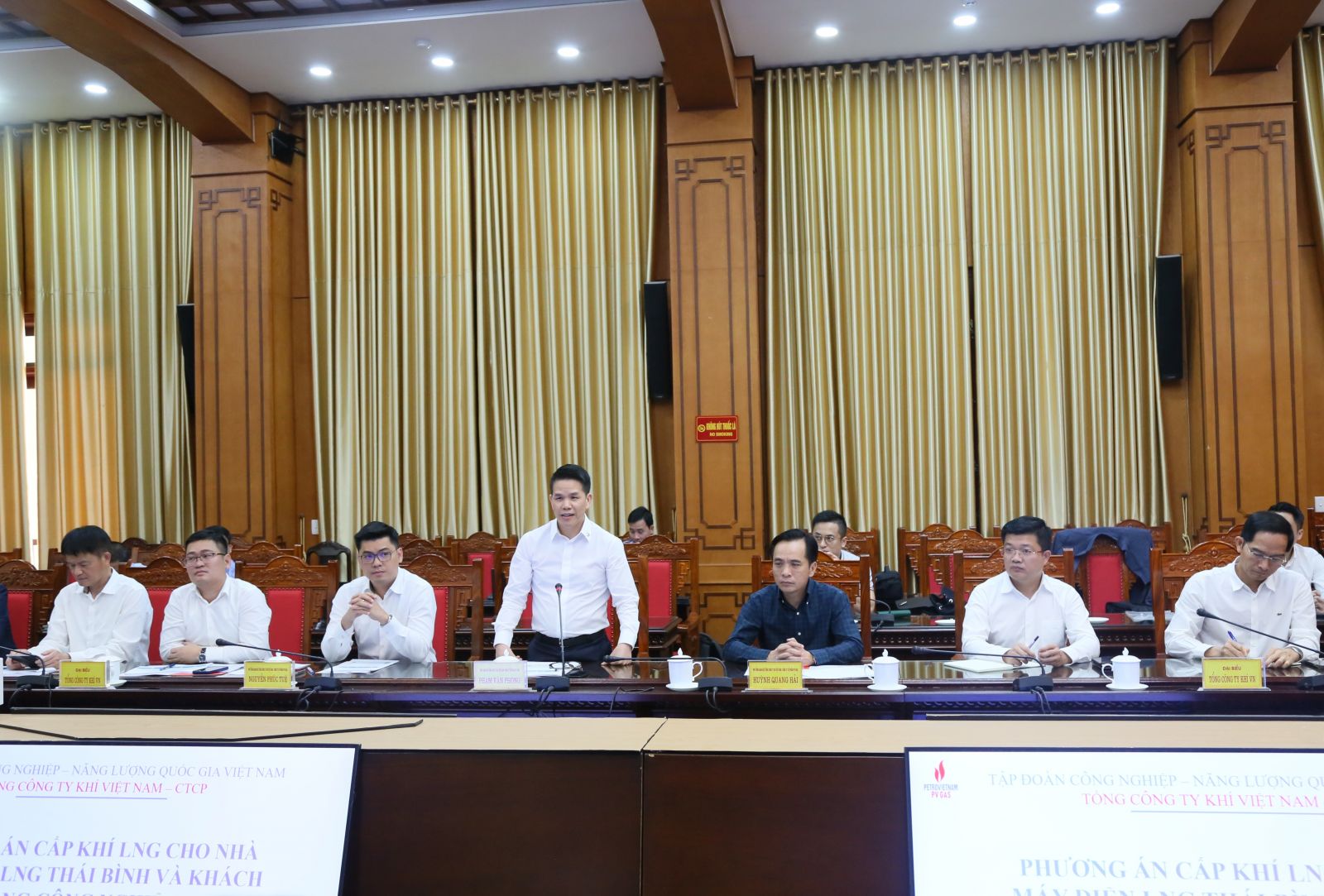 Ông Phạm Văn Long, Tổng Giám đốc Tổng Công ty Khí Việt Nam – Công ty Cổ phần phát biểu tại buổi làm việc.