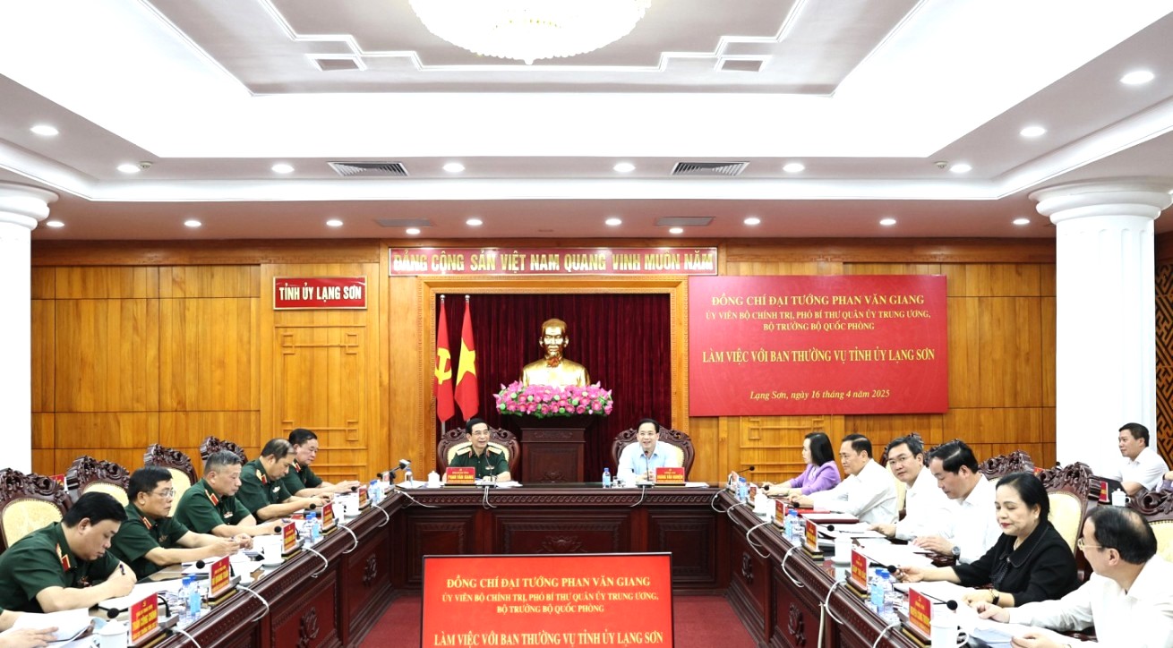 Quang cảnh buổi làm việc Quang cảnh buổi làm việc