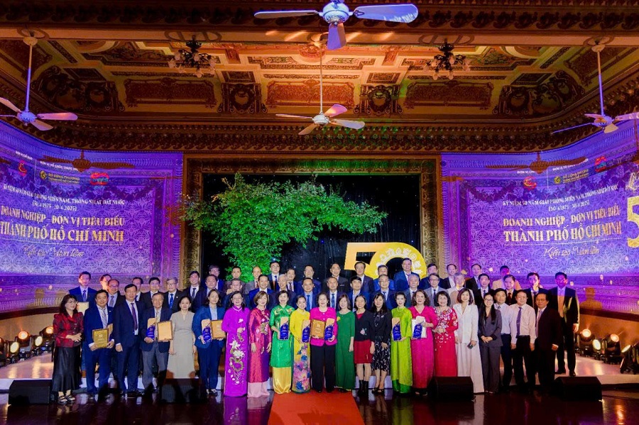 50 gương mặt tiêu biểu của TP. HCM 50 gương mặt tiêu biểu của TP. HCM