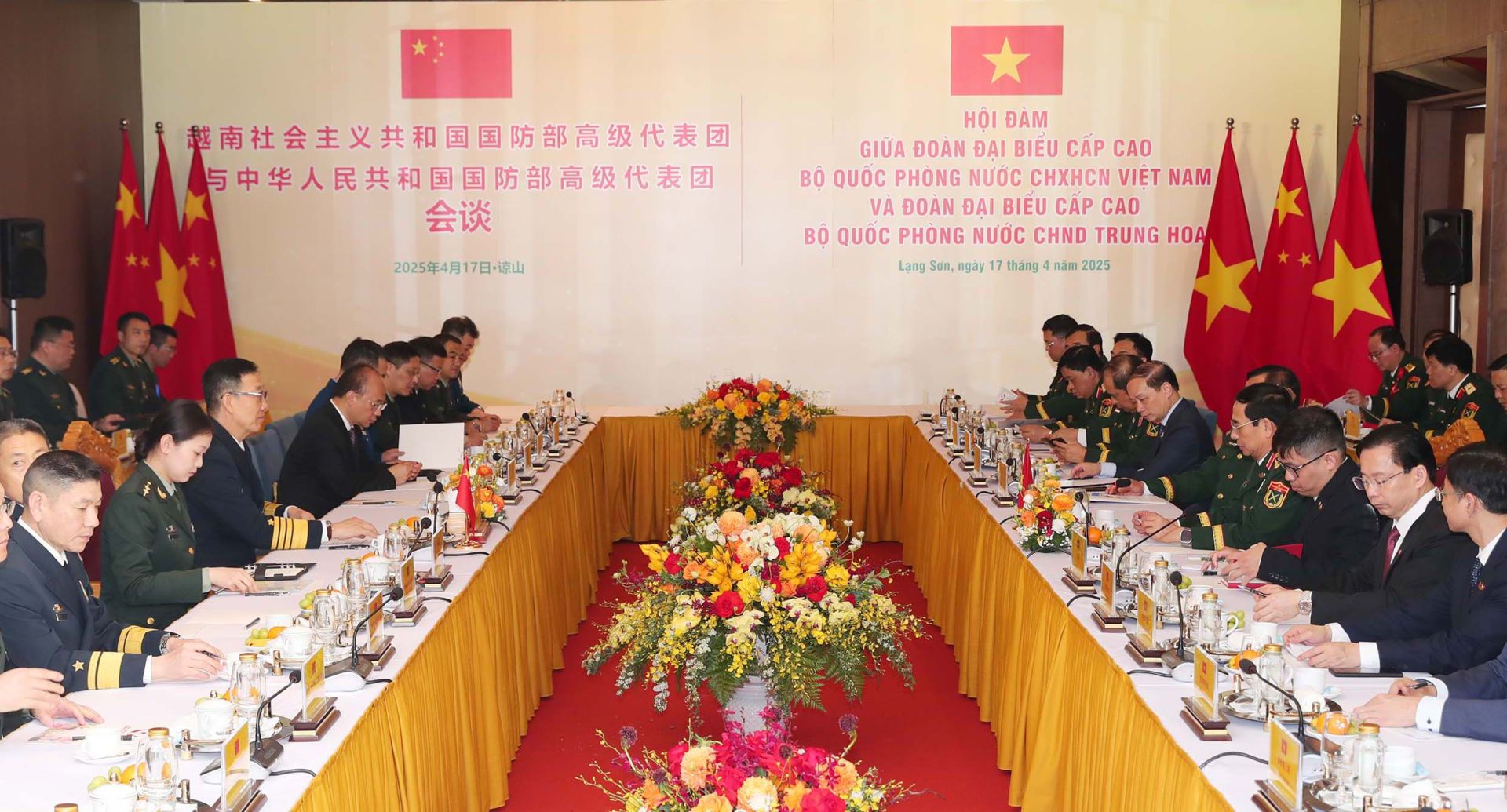 Quang cảnh hội đàm Quang cảnh hội đàm