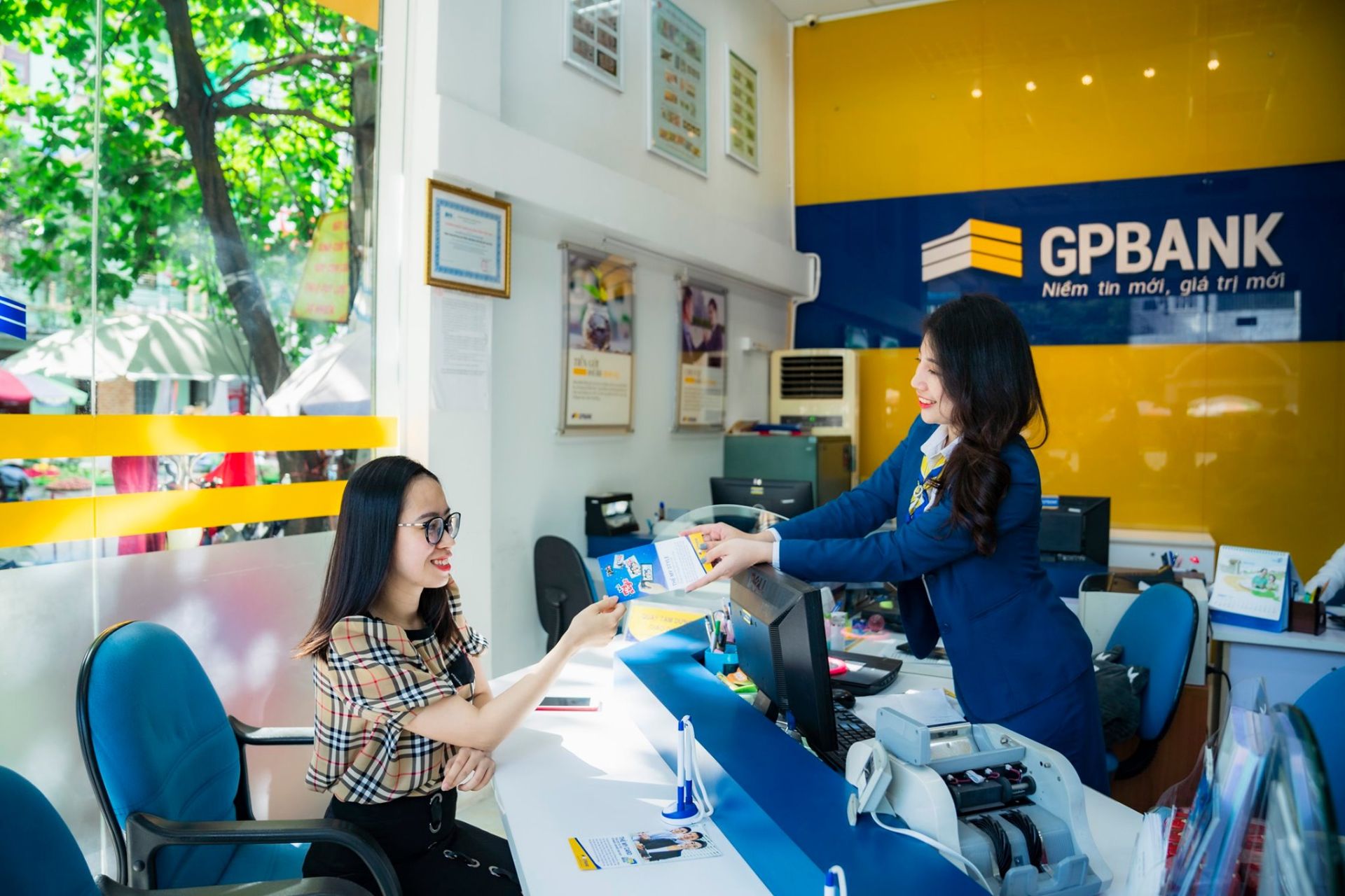 GPBank điều chỉnh tăng ở các kỳ hạn từ 1 tháng, 4 - 9 tháng và đồng thời giảm lãi suất ở các kỳ hạn 2 tháng và 3 tháng. (Ảnh minh họa)