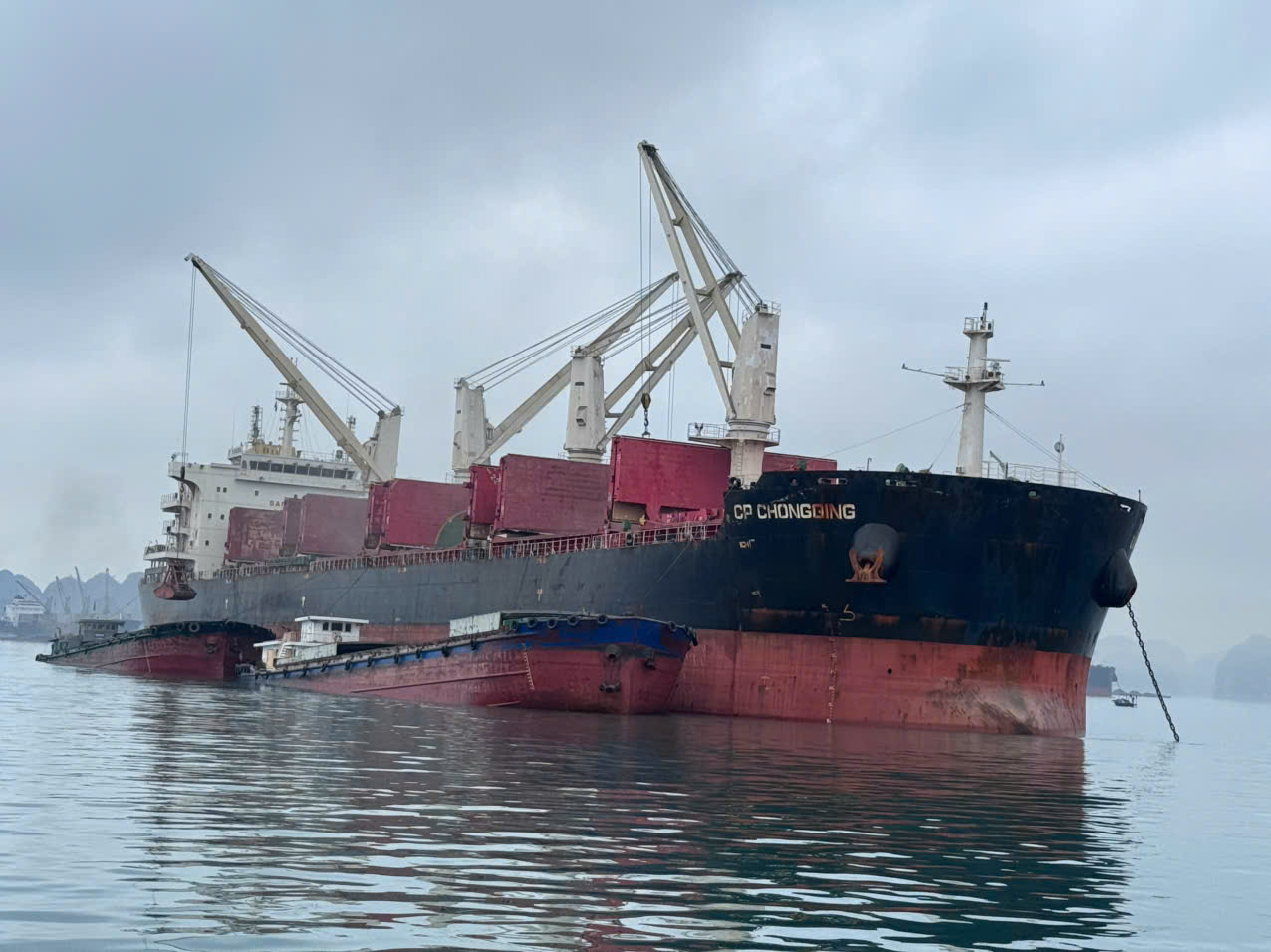 Tàu CHONGQING cập cảng Hòn Nét ngày 08/4/2025 làm hàng xuất clinker đi Banglasdesh
