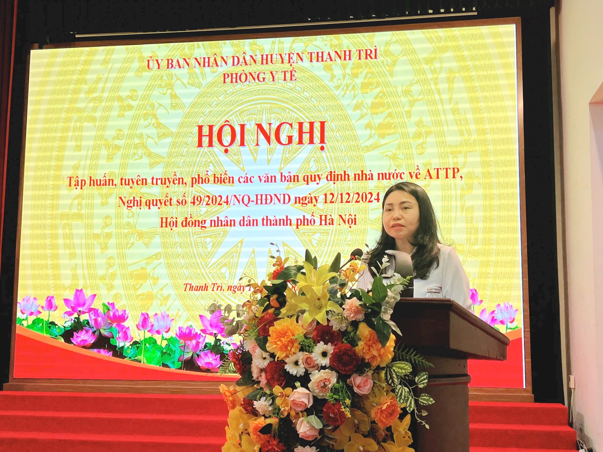 Bà Hoàng Thanh Tâm, Phó Trưởng phòng Y tế huyện Thanh Trì (Hà Nội) phát biểu tại hội nghị. Ảnh: Nghiêm Liên Bà Hoàng Thanh Tâm, Phó Trưởng phòng Y tế huyện Thanh Trì (Hà Nội) phát biểu tại hội nghị. Ảnh: Nghiêm Liên