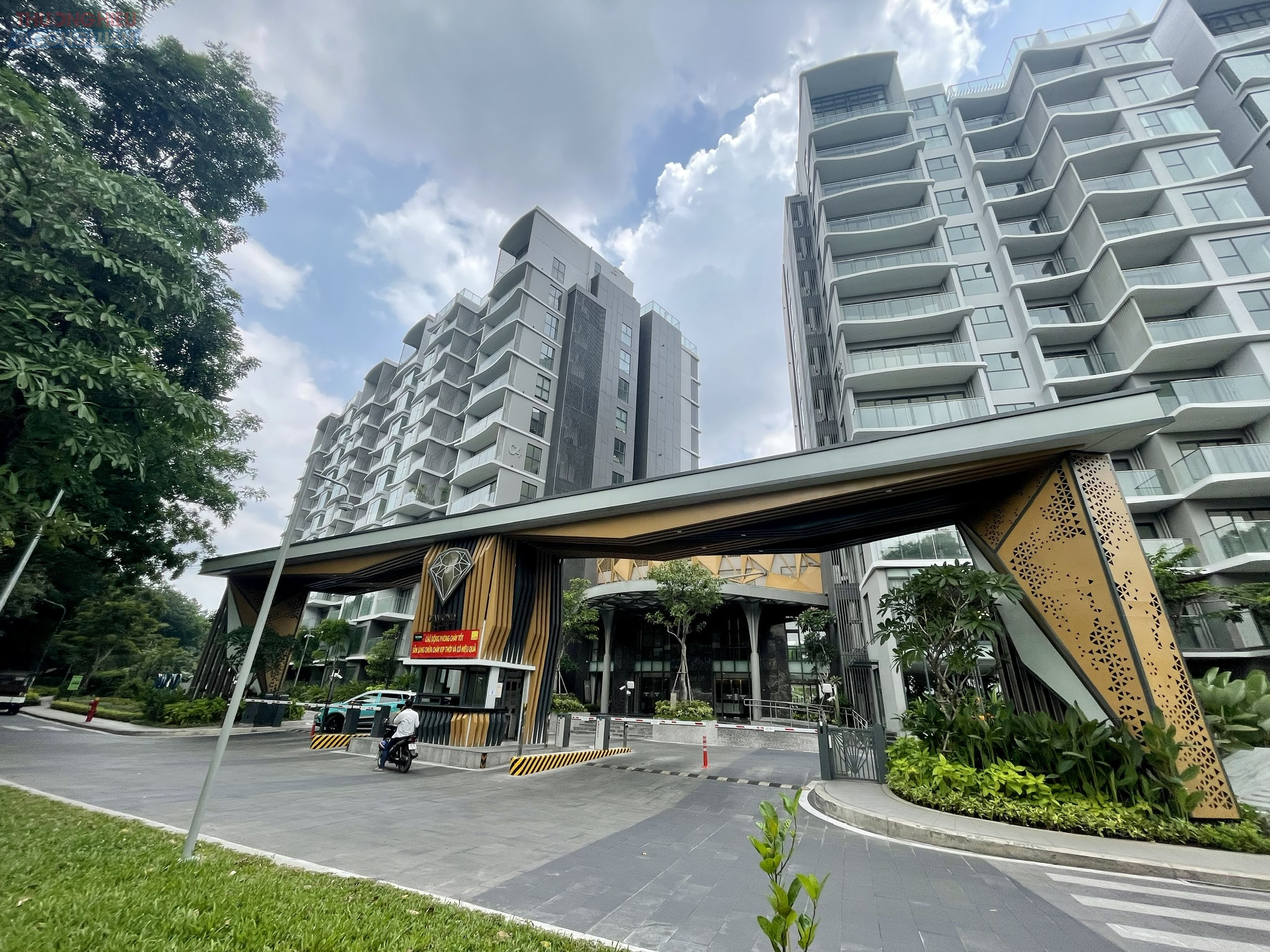 Phân khu Diamond Centery bên trong dự án Celadon City