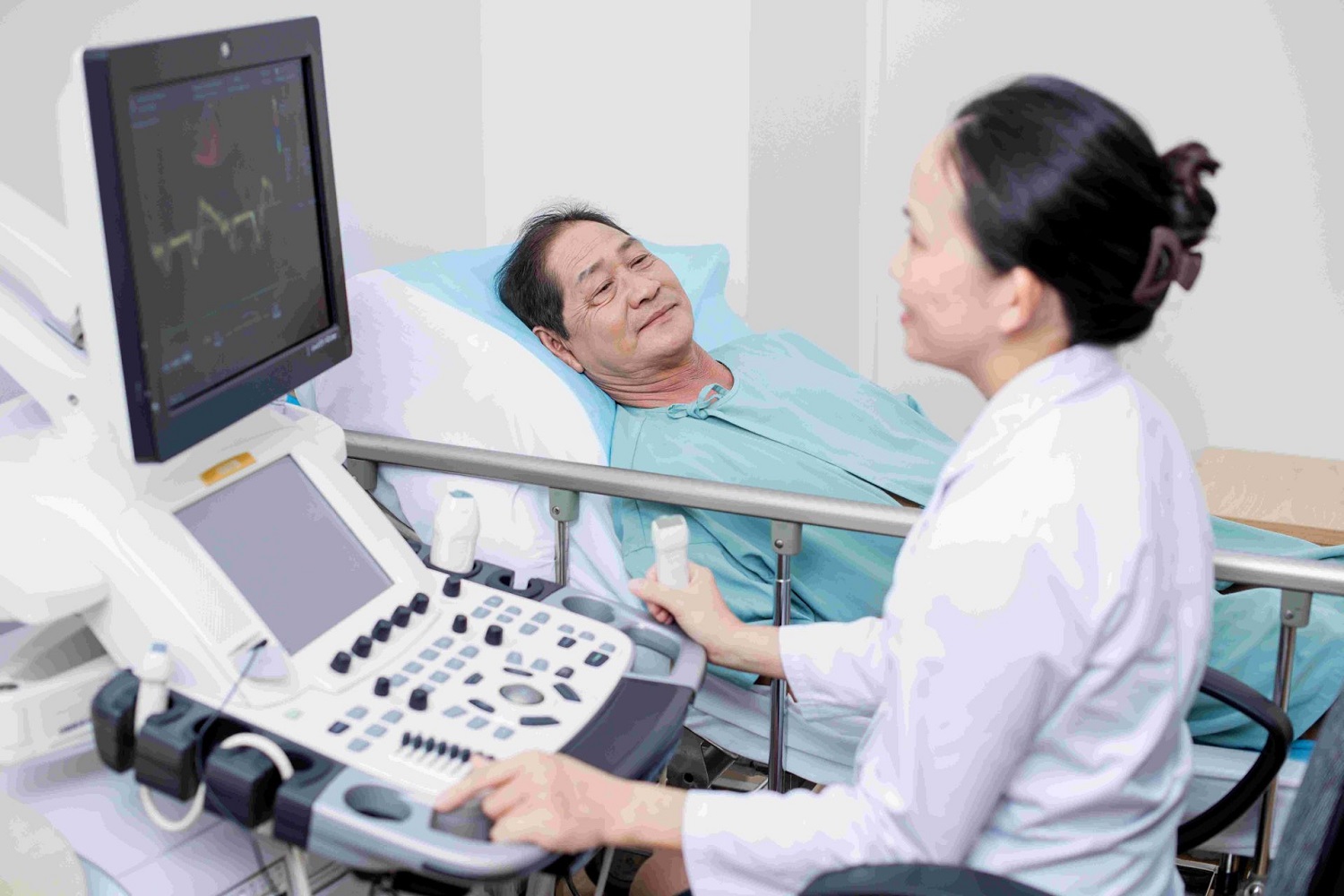 Bệnh nhân tại Việt Nam có thể chuyển tuyến đến các bệnh viện hàng đầu thuộc hệ thống Cleveland Clinic tại Hoa Kỳ.