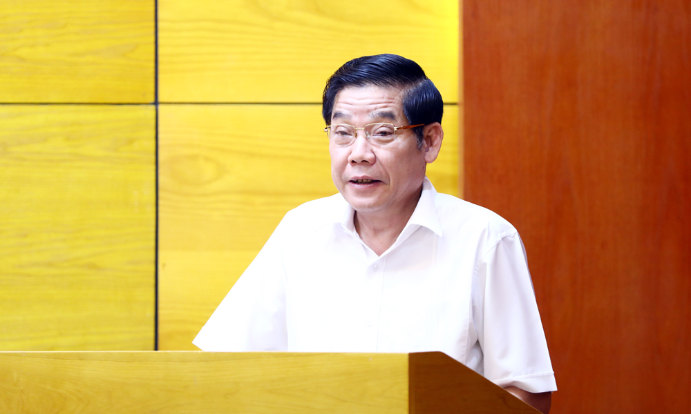 Đồng chí Nguyễn Văn Gấu, Ủy viên Trung ương Đảng, Bí thư Tỉnh ủy phát biểu kết luận hội nghị.