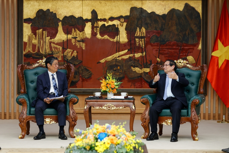 Thủ tướng đề nghị hai bên làm sâu sắc hơn nữa quan hệ hiệu quả trên các lĩnh vực chính trị, ngoại giao, kinh tế, đi sâu hợp tác trong lĩnh vực khoa học công nghệ, chuyển đổi số, chuyển đổi xanh... - Ảnh: VGP/Nhật Bắc Thủ tướng đề nghị hai bên làm sâu sắc hơn nữa quan hệ hiệu quả trên các lĩnh vực chính trị, ngoại giao, kinh tế, đi sâu hợp tác trong lĩnh vực khoa học công nghệ, chuyển đổi số, chuyển đổi xanh... - Ảnh: VGP/Nhật Bắc