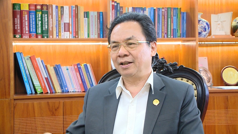 GS Hoàng Văn Cường đề xuất một mô hình 3 lớp – với nguyên tắc cốt lõi là rạch ròi, đơn giản và phù hợp với thực tiễn bao gồm phân định, đơn giản và số hóa - Ảnh: VGP/Quang Thương GS Hoàng Văn Cường đề xuất một mô hình 3 lớp – với nguyên tắc cốt lõi là rạch ròi, đơn giản và phù hợp với thực tiễn bao gồm phân định, đơn giản và số hóa - Ảnh: VGP/Quang Thương