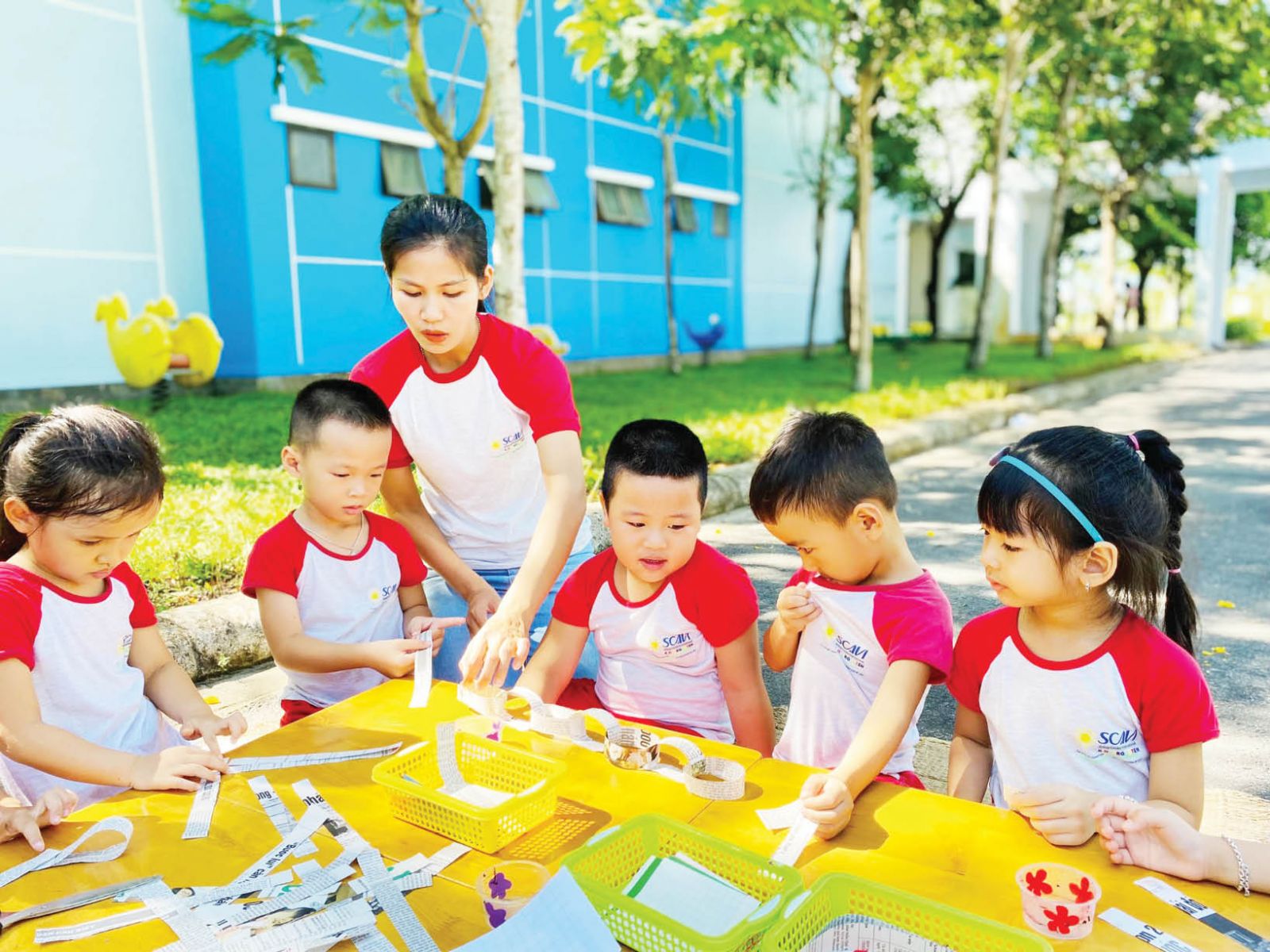 Đầu tư cho giáo dục mầm non không tạo ra kết quả tức thời, nhưng là đầu tư bền vững nhất, sinh lợi cao nhất và tạo nên những chuyển biến âm thầm nhưng căn bản cho quốc gia Đầu tư cho giáo dục mầm non không tạo ra kết quả tức thời, nhưng là đầu tư bền vững nhất, sinh lợi cao nhất và tạo nên những chuyển biến âm thầm nhưng căn bản cho quốc gia
