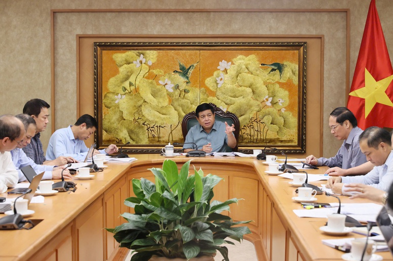 Phó Thủ tướng Nguyễn Chí Dũng nhấn mạnh thông điệp mạnh mẽ về phát triển năng lượng nguyên tử, trong đó có điện hạt nhân phục vụ mục đích hoà bình và các mục tiêu để góp phần tăng trưởng kinh tế hai con số- Ảnh: VGP Phó Thủ tướng Nguyễn Chí Dũng nhấn mạnh thông điệp mạnh mẽ về phát triển năng lượng nguyên tử, trong đó có điện hạt nhân phục vụ mục đích hoà bình và các mục tiêu để góp phần tăng trưởng kinh tế hai con số- Ảnh: VGP