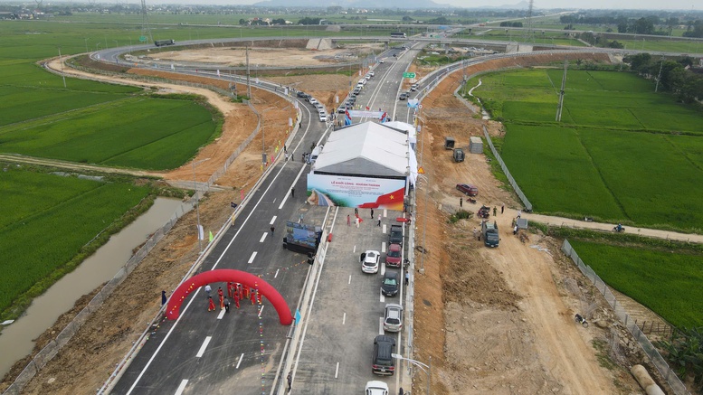 2 đoạn cao tốc đi qua tỉnh Hà Tĩnh (Bãi Vọt - Hàm Nghi, Hàm Nghi - Vũng Áng) có tổng chiều dài khoảng 90 km - Ảnh: VGP/Minh Khôi 2 đoạn cao tốc đi qua tỉnh Hà Tĩnh (Bãi Vọt - Hàm Nghi, Hàm Nghi - Vũng Áng) có tổng chiều dài khoảng 90 km - Ảnh: VGP/Minh Khôi