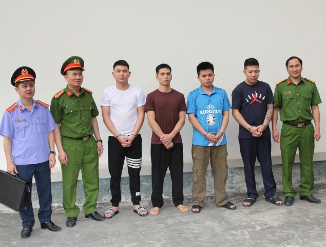 04 đối tượng trong chuyên án tại Cơ quan Công an. 04 đối tượng trong chuyên án tại Cơ quan Công an.