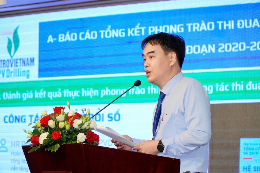 Chủ tịch Công đoàn Hoàng Xuân Bách báo cáo tổng kết phong trào thi đua giai đoạn 2020-2025 Chủ tịch Công đoàn Hoàng Xuân Bách báo cáo tổng kết phong trào thi đua giai đoạn 2020-2025