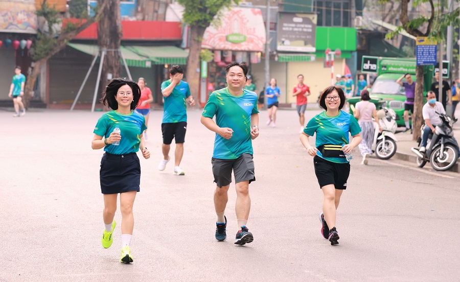 Đến sáng 20/4, đã có khoảng 21 nghìn vận động viên tham gia chương trình “BIDV RUN - Vì cuộc sống Xanh” năm 2025 Đến sáng 20/4, đã có khoảng 21 nghìn vận động viên tham gia chương trình “BIDV RUN - Vì cuộc sống Xanh” năm 2025