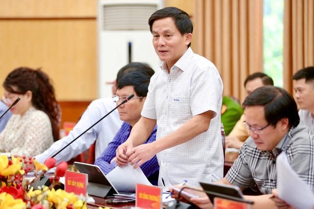 Trả lời tại cuộc họp báo, ông Phan Lê Quang, Phó Giám đốc Sở Xây dựng Thanh Hóa Trả lời tại cuộc họp báo, ông Phan Lê Quang, Phó Giám đốc Sở Xây dựng Thanh Hóa