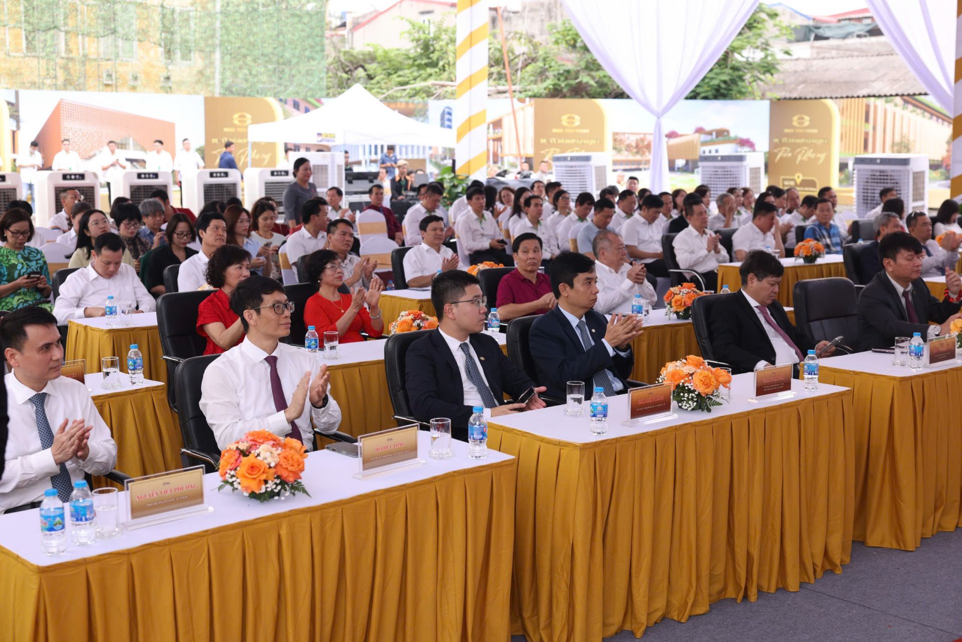 Quang cảnh buổi lễ Quang cảnh buổi lễ