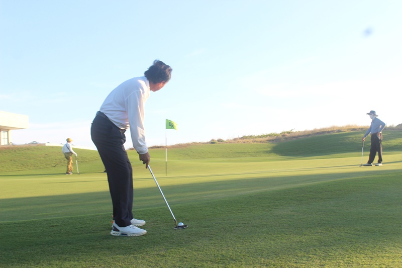 Các golfer thi đấu tại giải