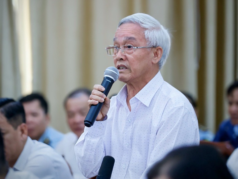 Cử tri Phạm Thái Bình, Chủ tịch Hội đồng Quản trị Công ty cổ phần Nông nghiệp công nghệ cao Trung An cho biết Công ty đã tham gia Đề án 1 triệu ha lúa chất lượng cao phát thải thấp mới trong hơn một năm nhưng kết quả đem lại rất tích cực - Ảnh: VGP/Nhật Bắc Cử tri Phạm Thái Bình, Chủ tịch Hội đồng Quản trị Công ty cổ phần Nông nghiệp công nghệ cao Trung An cho biết Công ty đã tham gia Đề án 1 triệu ha lúa chất lượng cao phát thải thấp mới trong hơn một năm nhưng kết quả đem lại rất tích cực - Ảnh: VGP/Nhật Bắc