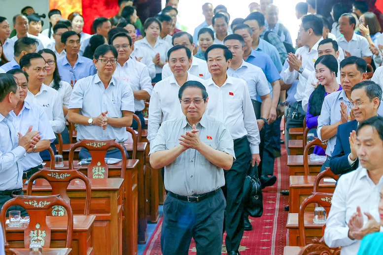 Thủ tướng Phạm Minh Chính và Đoàn đại biểu Quốc hội TP. Cần Thơ tiếp xúc cử tri trước kỳ họp thứ 9, Quốc hội khóa XV - Ảnh: VGP/Nhật Bắc Thủ tướng Phạm Minh Chính và Đoàn đại biểu Quốc hội TP. Cần Thơ tiếp xúc cử tri trước kỳ họp thứ 9, Quốc hội khóa XV - Ảnh: VGP/Nhật Bắc