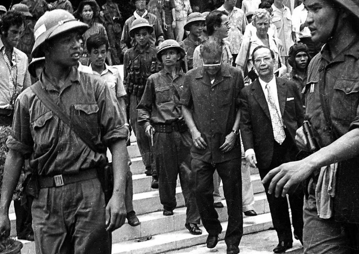 50 năm thống nhất đất nước: Chuyện của người thêm ba chữ “không điều kiện” sau lời đầu hàng của Dương Văn Minh