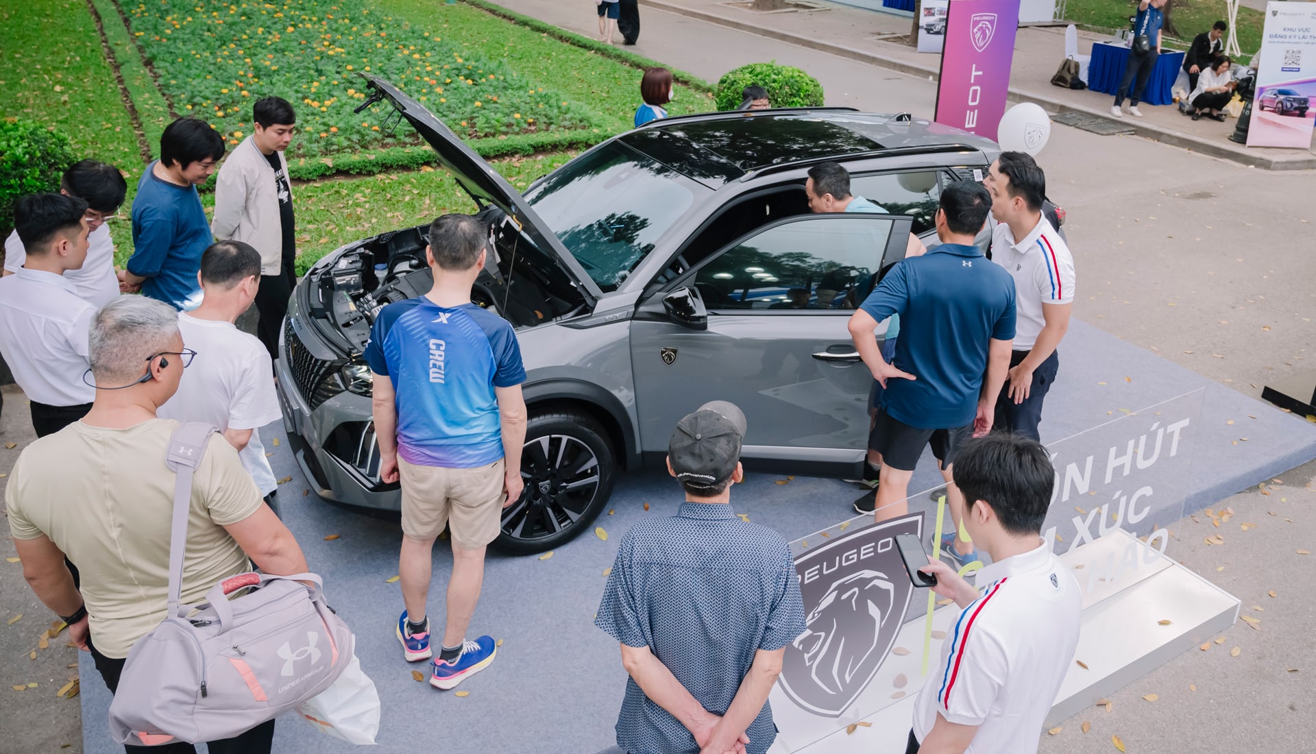 Gian hàng Peugeot thu hút đông đảo khách tham quan và trải nghiệm