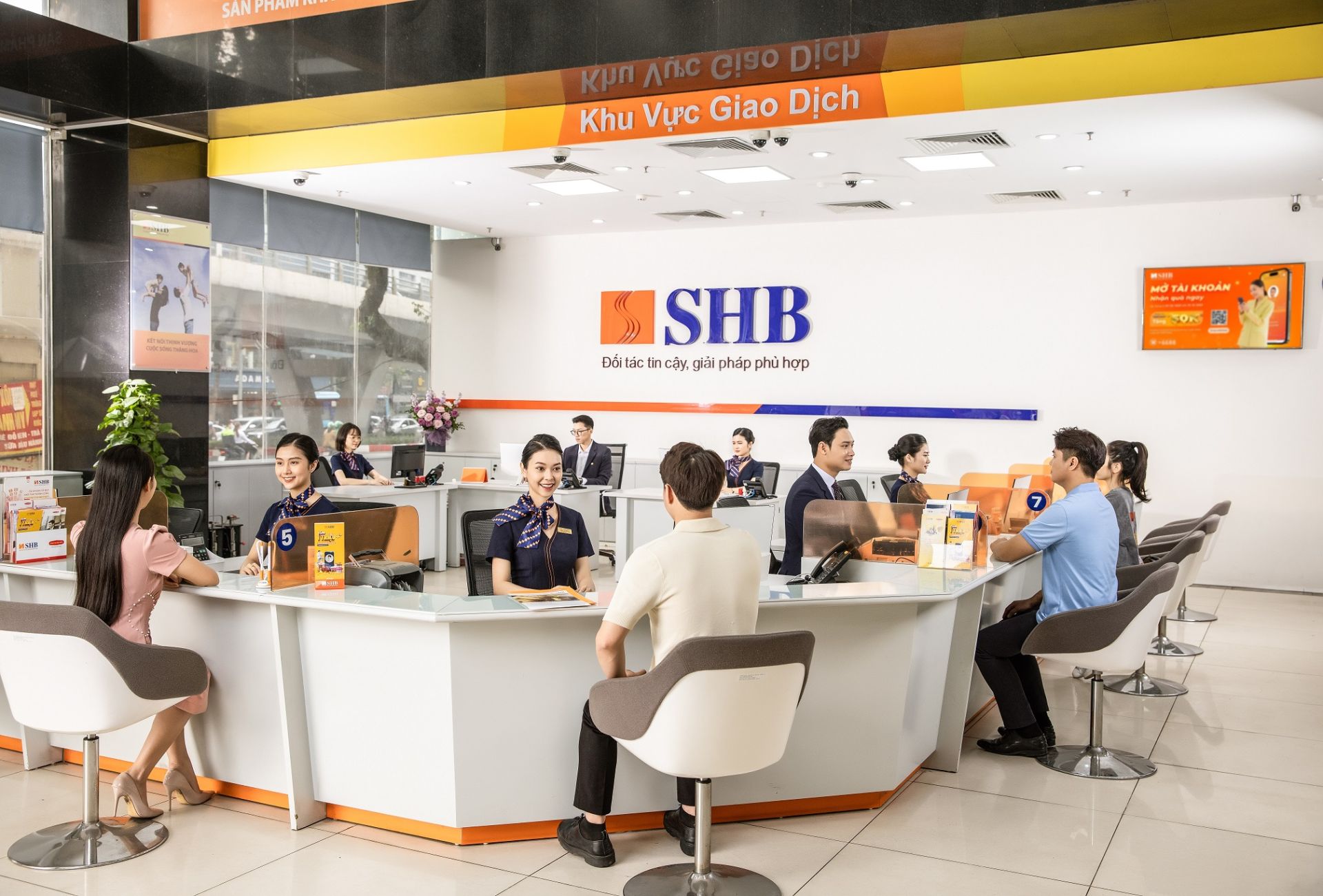 SHB được Fitch xếp hạng tín nhiệm “BB-“ với triển vọng ổn định SHB được Fitch xếp hạng tín nhiệm “BB-“ với triển vọng ổn định