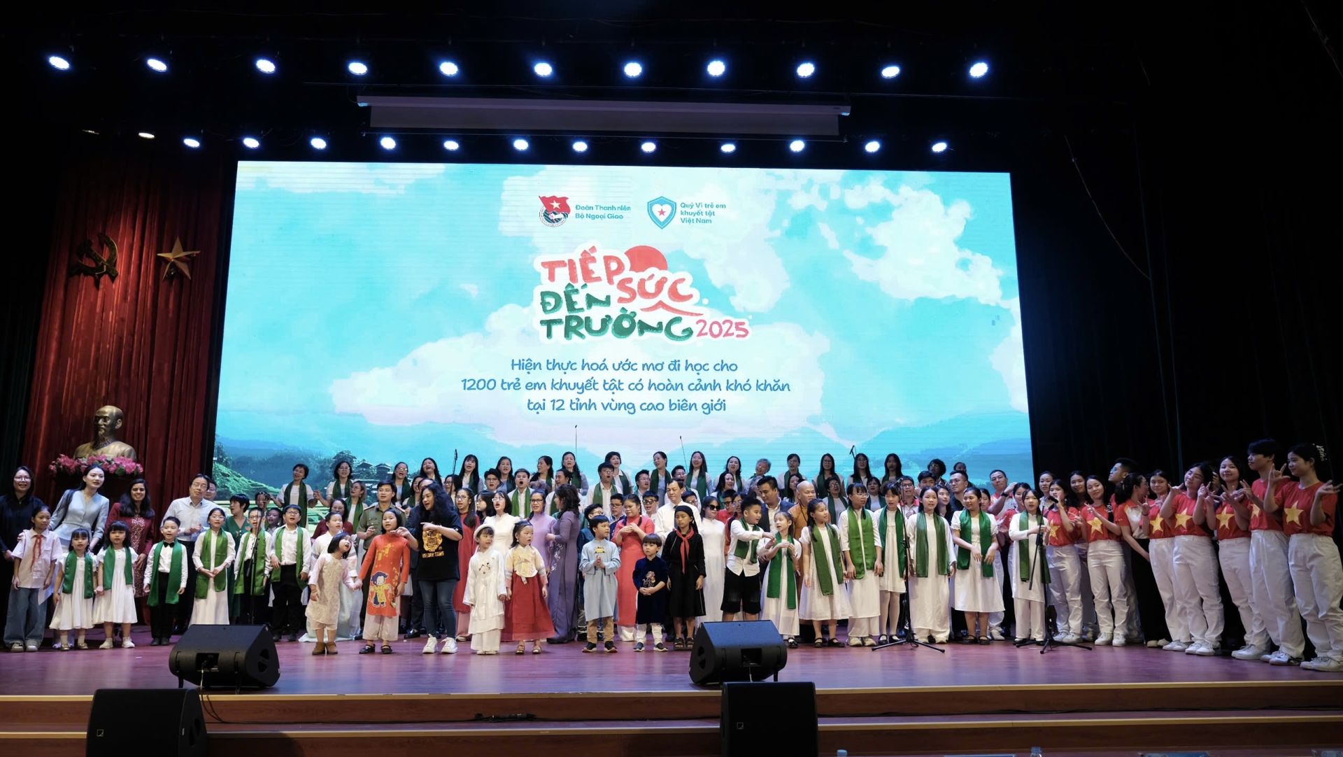 Chương trình “Tiếp sức đến trường 2025” hiện thực hóa ước mơ đi học cho 1.200 trẻ em khuyết tật có hoàn cảnh khó khăn Chương trình “Tiếp sức đến trường 2025” hiện thực hóa ước mơ đi học cho 1.200 trẻ em khuyết tật có hoàn cảnh khó khăn