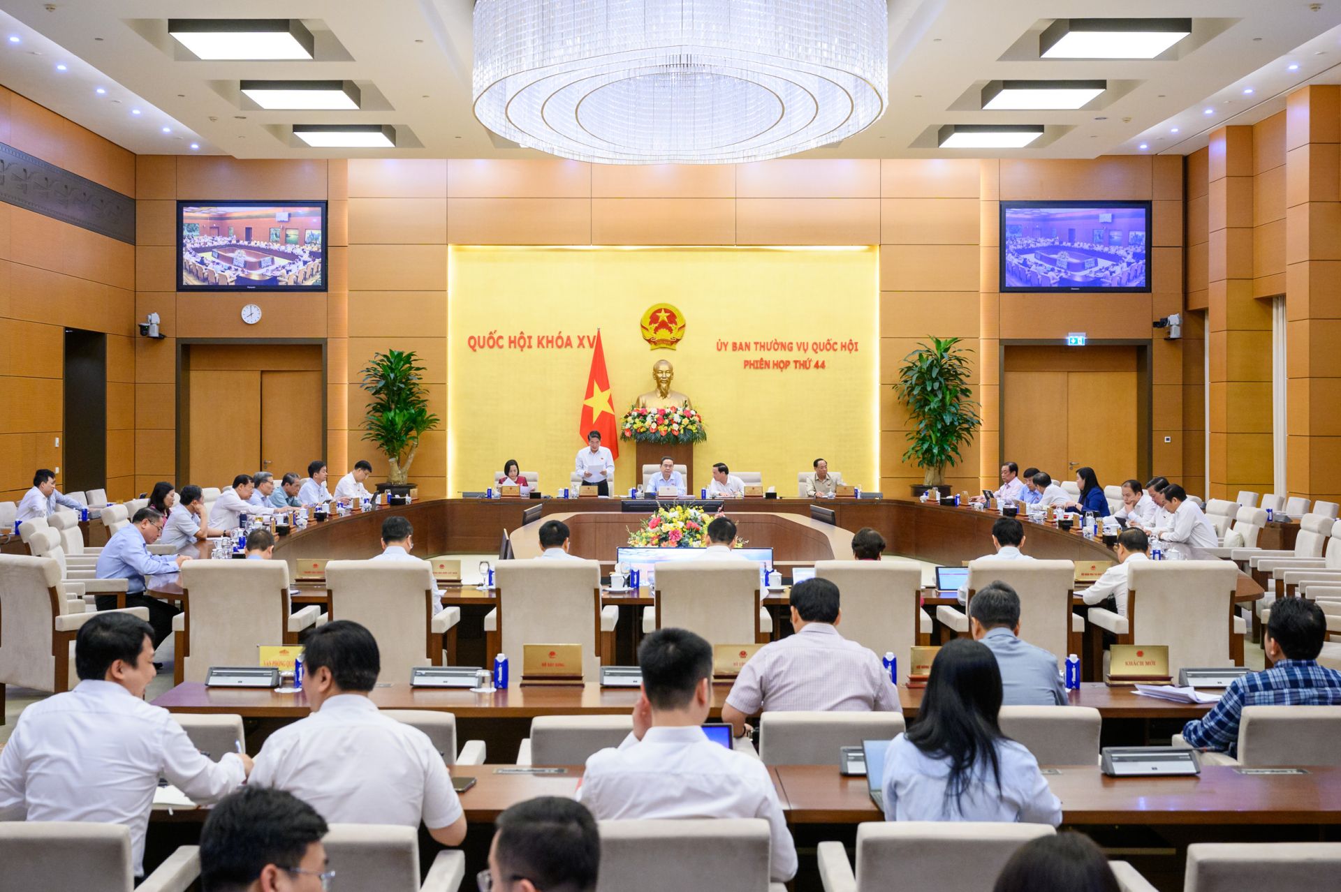 Toàn cảnh phiên họp. Ảnh quochoi.vn