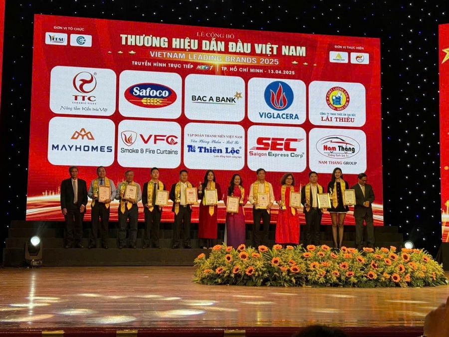 Thương hiệu Bút bi Thiên Lộc, nhận chứng nhận Top 10 Thương hiệu Dẫn đầu Việt Nam 2025. Thương hiệu Bút bi Thiên Lộc, nhận chứng nhận Top 10 Thương hiệu Dẫn đầu Việt Nam 2025.