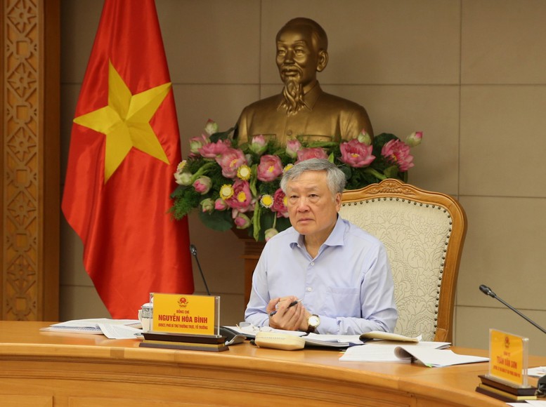 Phó Thủ tướng Thường trực Chính phủ Nguyễn Hòa Bình yêu cầu văn kiện đại hội phải được xây dựng trên tinh thần ngắn ngọn, xúc tích, có tính bứt phá, vươn lên và có tính hành động cao; phải bao quát và quán triệt được tình hình mới, phải rõ việc, rõ nội dung - Ảnh: VGP/Nguyễn Hoàng Phó Thủ tướng Thường trực Chính phủ Nguyễn Hòa Bình yêu cầu văn kiện đại hội phải được xây dựng trên tinh thần ngắn ngọn, xúc tích, có tính bứt phá, vươn lên và có tính hành động cao; phải bao quát và quán triệt được tình hình mới, phải rõ việc, rõ nội dung - Ảnh: VGP/Nguyễn Hoàng