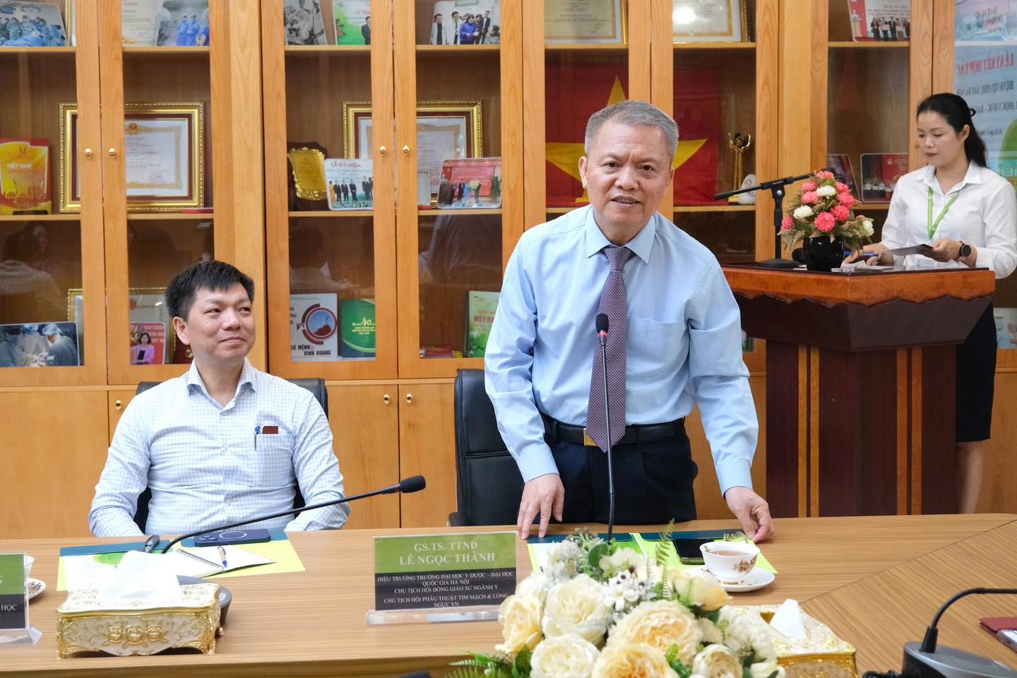 GS. TS. TTND Lê Ngọc Thành – Hiệu trưởng Trường Đại học Y Dược, Chủ tịch Hội đồng Giáo sư ngành Y, Chủ tịch Hội Phẫu thuật Tim mạch và Lồng ngực Việt Nam