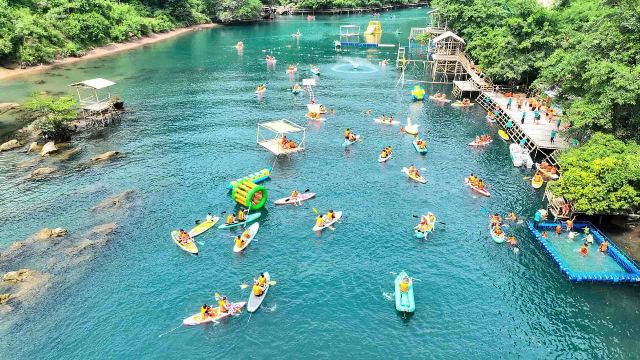 Thung lũng ngọc bích - Hava Valley là một trong những địa điểm du lịch hấp dẫn ở Quảng Bình. Thung lũng ngọc bích - Hava Valley là một trong những địa điểm du lịch hấp dẫn ở Quảng Bình.