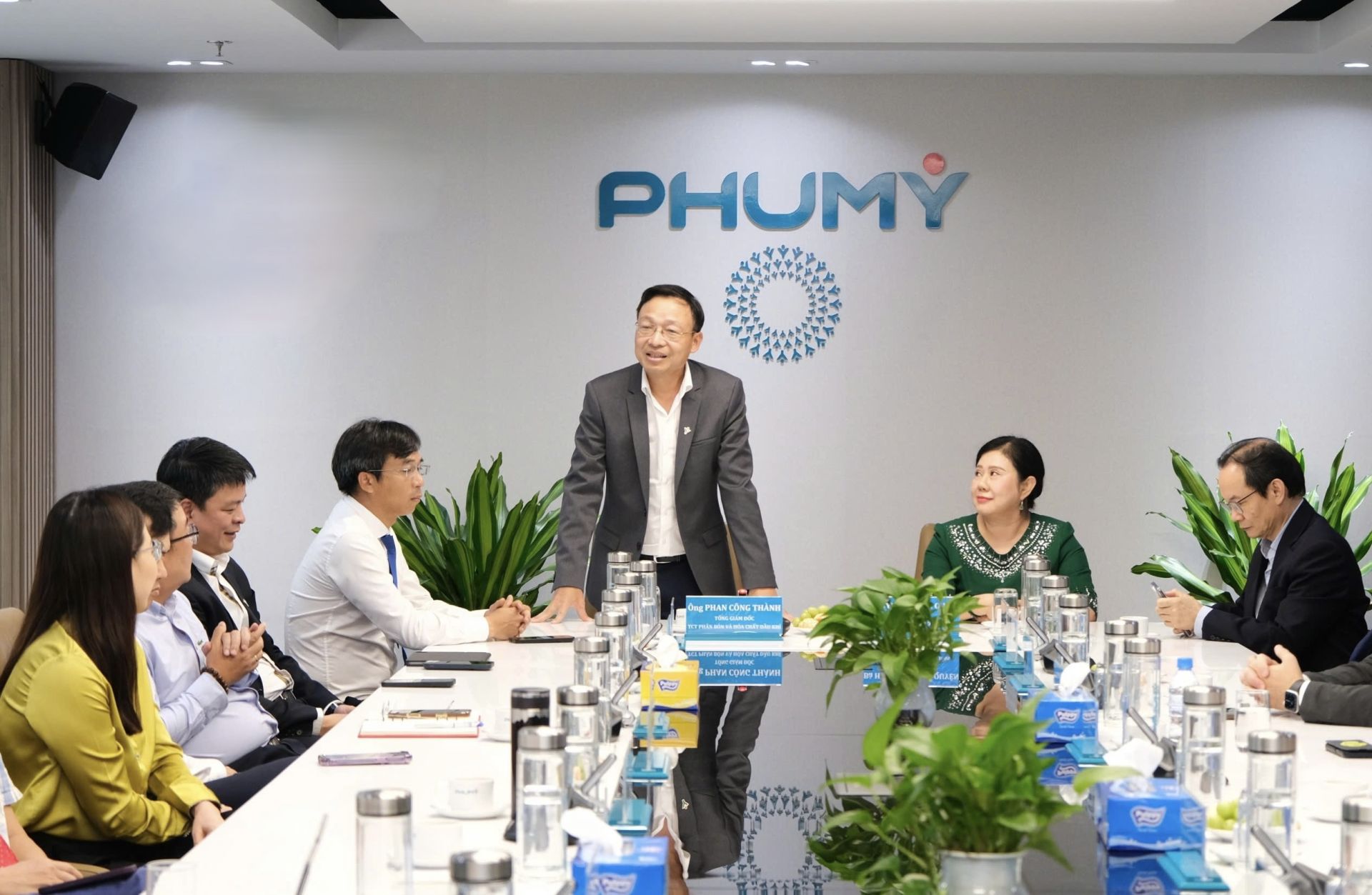 Ông Phan Công Thành, Tổng Giám đốc Phú Mỹ tin tưởng, việc ký kết biên bản ghi nhớ sẽ là bước khởi đầu tốt đẹp cho mối quan hệ hợp tác bền vững và thành công giữa Phú Mỹ và TGS Ông Phan Công Thành, Tổng Giám đốc Phú Mỹ tin tưởng, việc ký kết biên bản ghi nhớ sẽ là bước khởi đầu tốt đẹp cho mối quan hệ hợp tác bền vững và thành công giữa Phú Mỹ và TGS