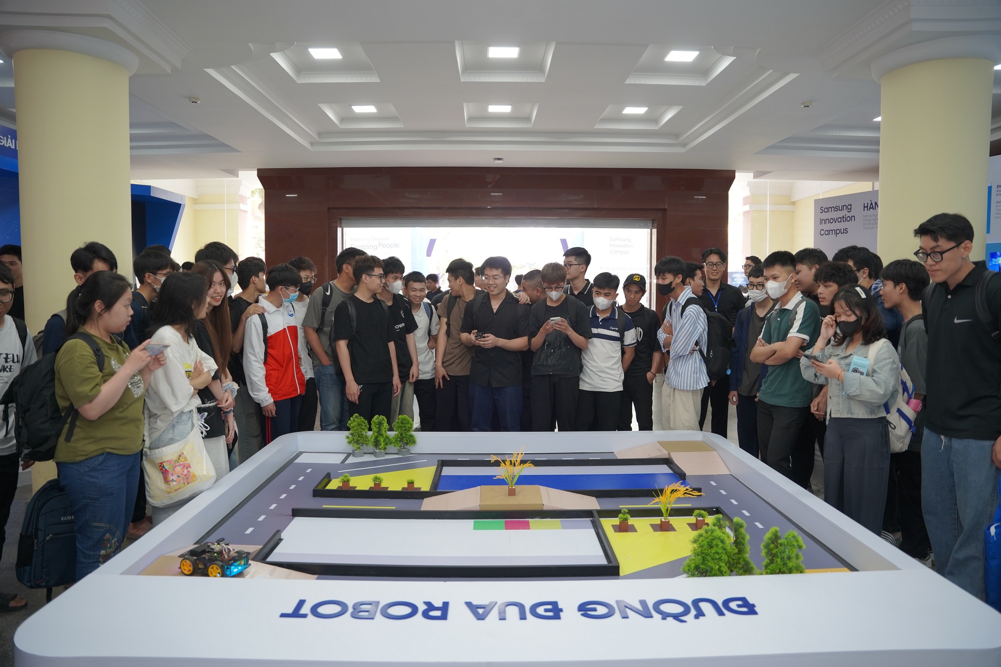 Đông đảo các bạn sinh viên tham gia tại sự kiện