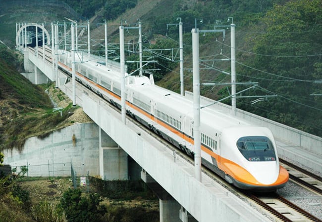 Cần sớm ban hành nhiều văn bản pháp lý quan trọng làm đường sắt tốc độ cao. Ảnh minh họa, nguồn internet. Cần sớm ban hành nhiều văn bản pháp lý quan trọng làm đường sắt tốc độ cao. Ảnh minh họa, nguồn internet.