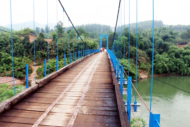 Cầu treo Khe Pụt, xã Thanh Sơn, huyện Ba Chẽ, tỉnh Quảng Ninh. Ảnh báo Quảng Ninh. Cầu treo Khe Pụt, xã Thanh Sơn, huyện Ba Chẽ, tỉnh Quảng Ninh. Ảnh báo Quảng Ninh.