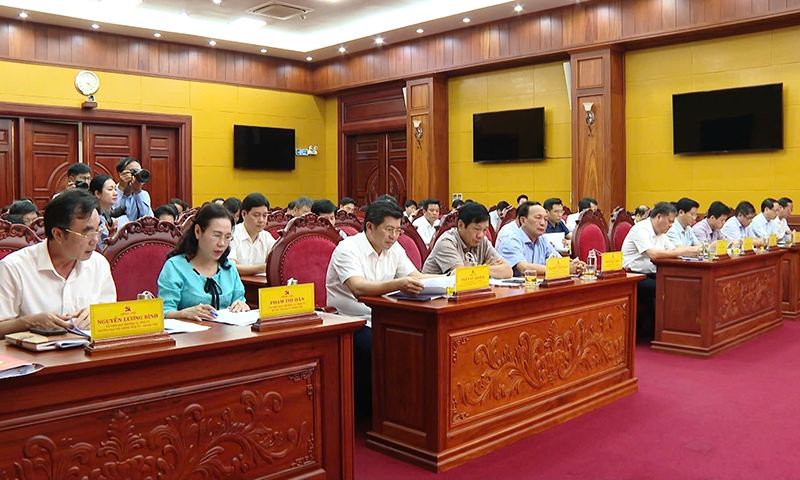 Các đại biểu dự phiên họp. Các đại biểu dự phiên họp.