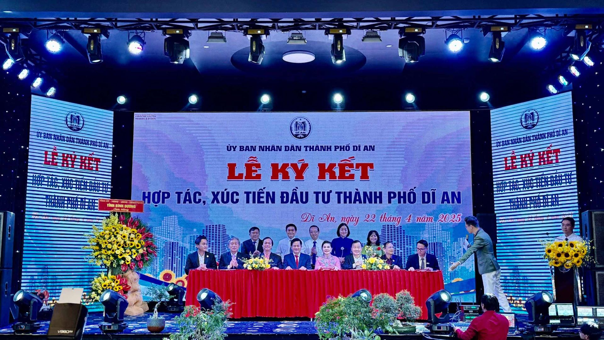 CT HĐQT TBS Group – Ông Nguyễn Đức Thuấn cùng một số nhà đầu tư & Doanh nghiệp đã ký kết các chương trình hợp tác, xúc tiến đầu tư cùng thành phố Dĩ An CT HĐQT TBS Group – Ông Nguyễn Đức Thuấn cùng một số nhà đầu tư & Doanh nghiệp đã ký kết các chương trình hợp tác, xúc tiến đầu tư cùng thành phố Dĩ An