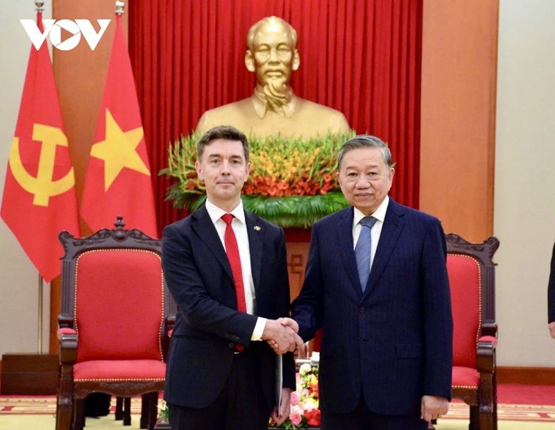 Tổng Bí thư Tô Lâm tiếp Đại sứ Liên minh Châu Âu Julien Guerrier