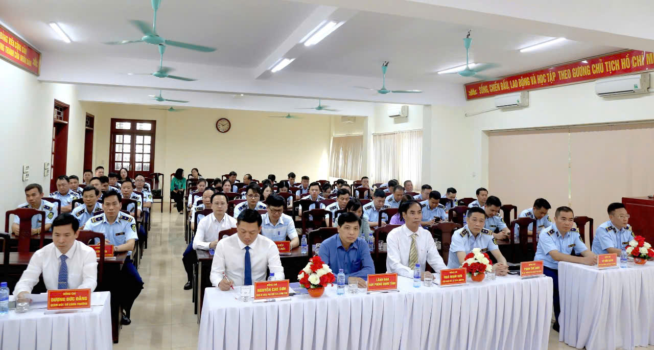 Các đại biểu tham dự hội nghị Các đại biểu tham dự hội nghị
