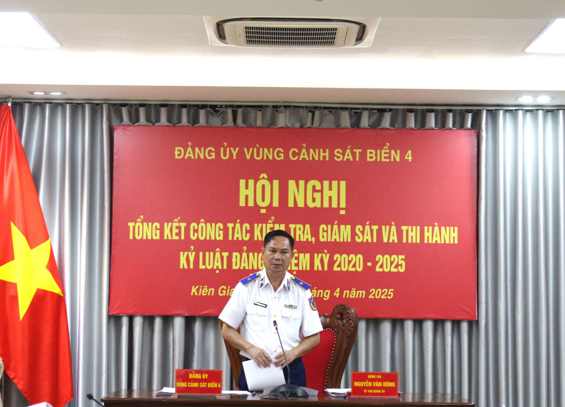 Thiếu tướng Nguyễn Văn Dũng, Bí thư Đảng ủy, Chính BTL Vùng Cảnh sát biển 4 chủ trì Hội nghị