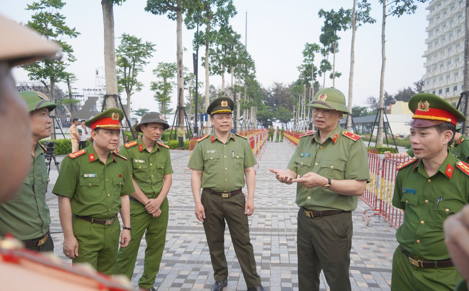 Công an tỉnh Thanh Hóa triển khai lực lượng để đảm bảo an ninh trật tự đêm khai mạc Lễ hội du lịch biển Sầm Sơn năm 2025 Công an tỉnh Thanh Hóa triển khai lực lượng để đảm bảo an ninh trật tự đêm khai mạc Lễ hội du lịch biển Sầm Sơn năm 2025