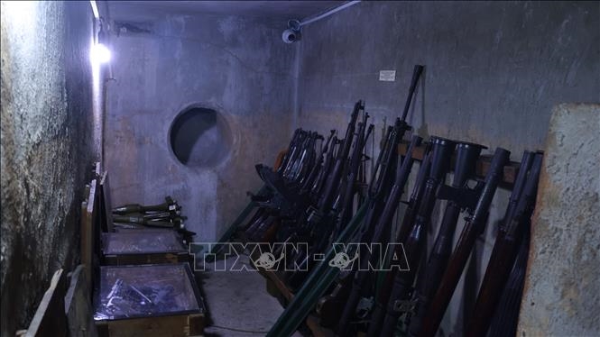 Căn hầm có chiều dài 8m, chiều rộng 2m, chiều sâu 2,5m, là căn hầm lớn nhất và chứa nhiều vũ khí nhất của Biệt động Sài Gòn. Căn hầm có chiều dài 8m, chiều rộng 2m, chiều sâu 2,5m, là căn hầm lớn nhất và chứa nhiều vũ khí nhất của Biệt động Sài Gòn.